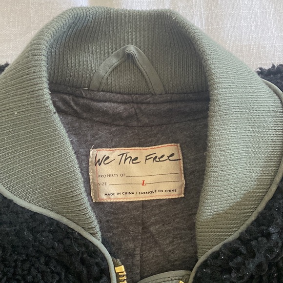 Free People We The Free Rivington Sherpa Jacket in Black and Green Combo Large - Picture 2 of 2